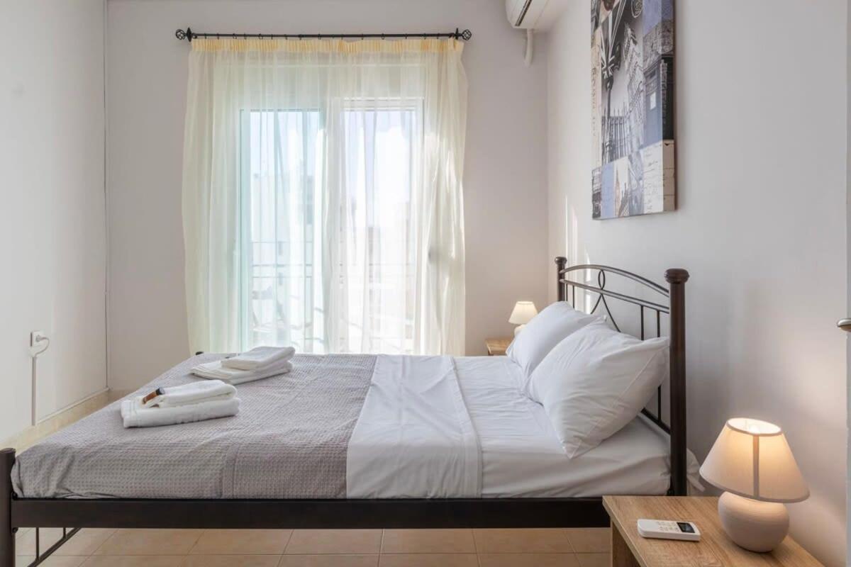 Ferienwohnung Comfy Central Square Gem With Balcony Kalamata Exterior foto