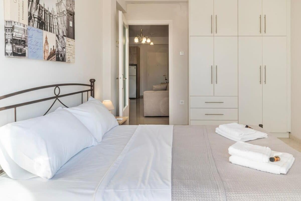 Ferienwohnung Comfy Central Square Gem With Balcony Kalamata Exterior foto