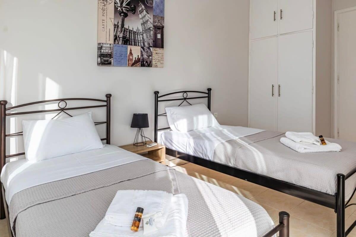 Ferienwohnung Comfy Central Square Gem With Balcony Kalamata Exterior foto