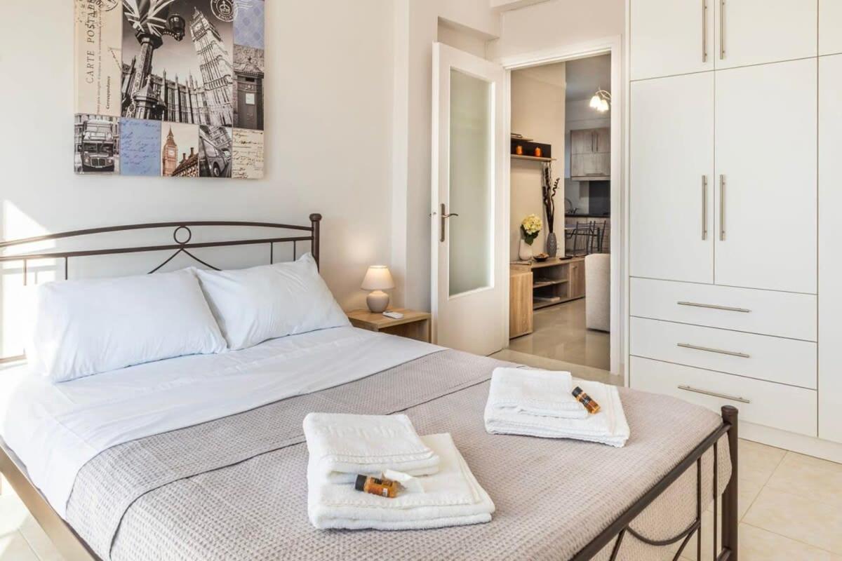 Ferienwohnung Comfy Central Square Gem With Balcony Kalamata Exterior foto
