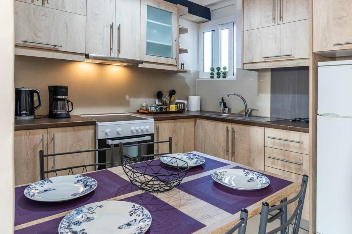 Ferienwohnung Comfy Central Square Gem With Balcony Kalamata Exterior foto